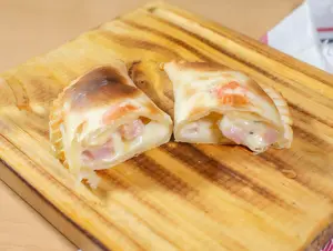 Empanada de jamón y queso