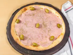 Pizza con jamón