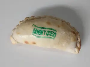 EMPANADA JAMON Y QUESO