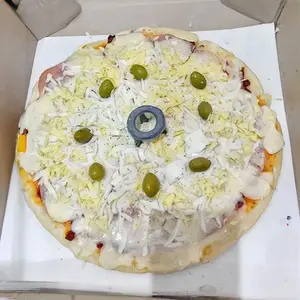Pizza con muzzarella y huevo