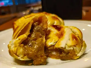 Empanada cheeseburger