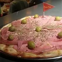 Pizza con jamón