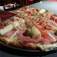 Pizza con jamón y palmitos