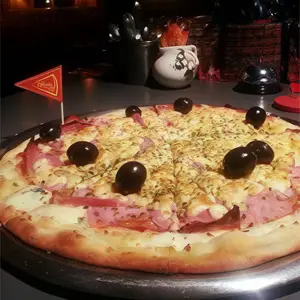 Pizza provoleta y jamón