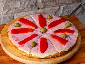 Pizza Jamón Y Morrón Mediana