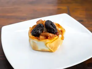 Canastita panceta y ciruela