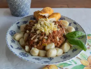 Ñoquis de papa caseros c/salsa