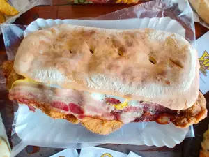 Sándwich bondiolaza (comen 3)