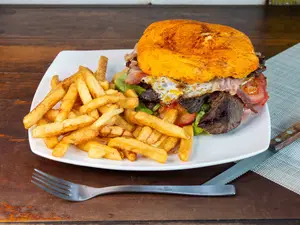 Sándwich Que Lomazo C/Fritas