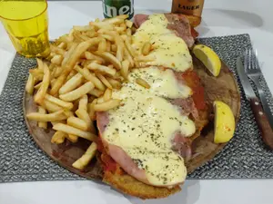 Suprema xl napolitana c/fritas