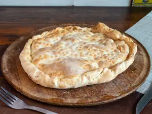 Tarta de jamón y queso