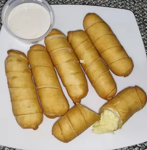 Tequeños Con Dip De Salsa