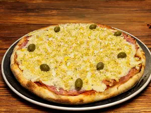 Pizza jamón y huevo