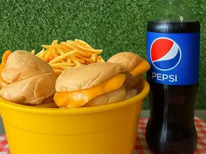 Mega baldazo 6 burgers