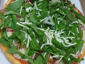 Crudo Y Rucula Y Parmesano