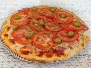 Pizza Napolitana Con Jamón