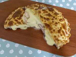 Tarta De Jamón, Queso, Tomate Y Huevo