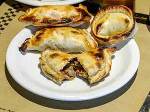 Empanada de carne a cuchillo