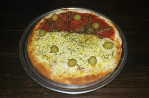 Pizza muzza con anchoas ch