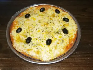 Pizza tres quesos