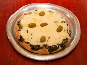 Espinaca y salsa blanca