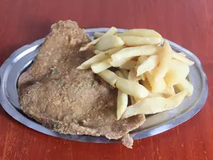 Milanesa con papas fritas