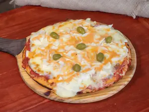Pizza con palmitos y roquefort