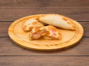 Empanada de jamón y queso