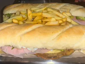 Sandwich mila lechuga tomate 2