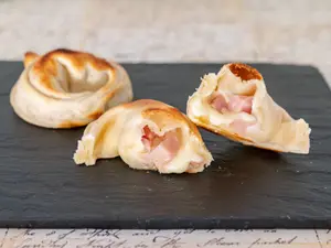 Empanada jamón y queso