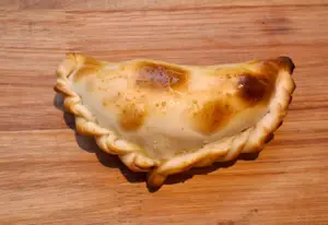 Empanada ciruela y panceta