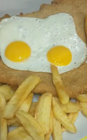 A caballo (carne o pollo)