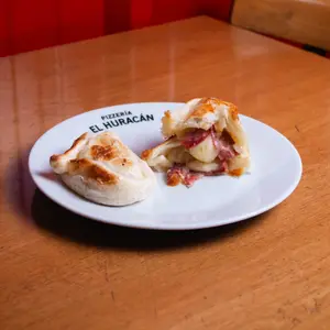Empanada de calabresa