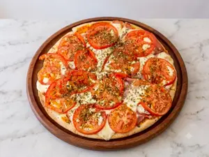 Pizza napolitana con jamón