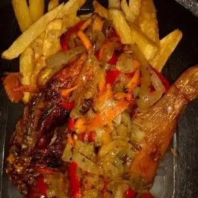 1/4 De pollo a la criolla
