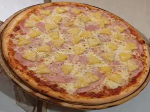 Pizza Ananá con jamón