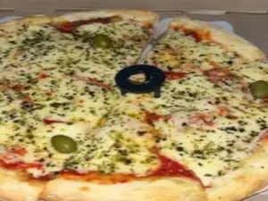 Pizza mozzarella con jamón