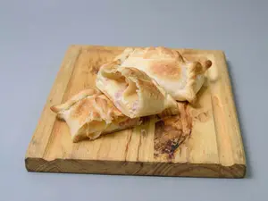 Empanada de ananá con jamón
