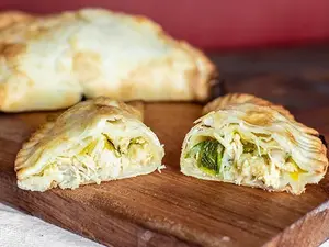 Empanada de pollo al verdeo