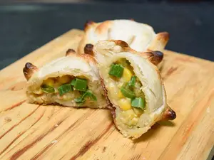 Empanada humita jamón y verdeo