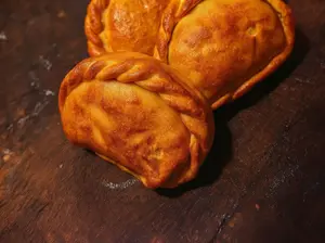 Empanada manzana y queso azul