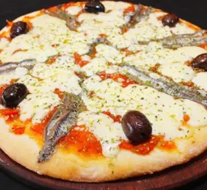 Grande con muzza y anchoas