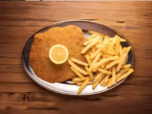 Milanesa de pollo con fritas
