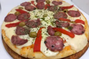 Pizza grande calabresa