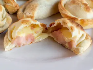 6 empanadas de jamón y queso