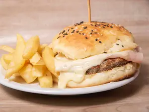 Jamón y queso + lata 237cc