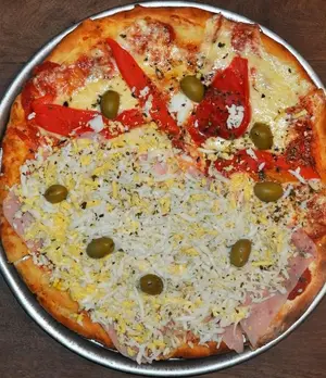 Pizza americana (8 porciones)