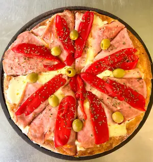 Pizza Jamón Y Morrones