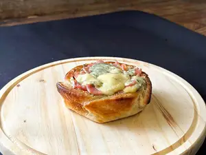 Roquefort Con Jamón