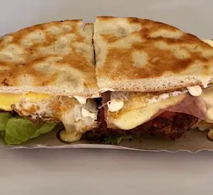 Sándwich de milanesa de carne